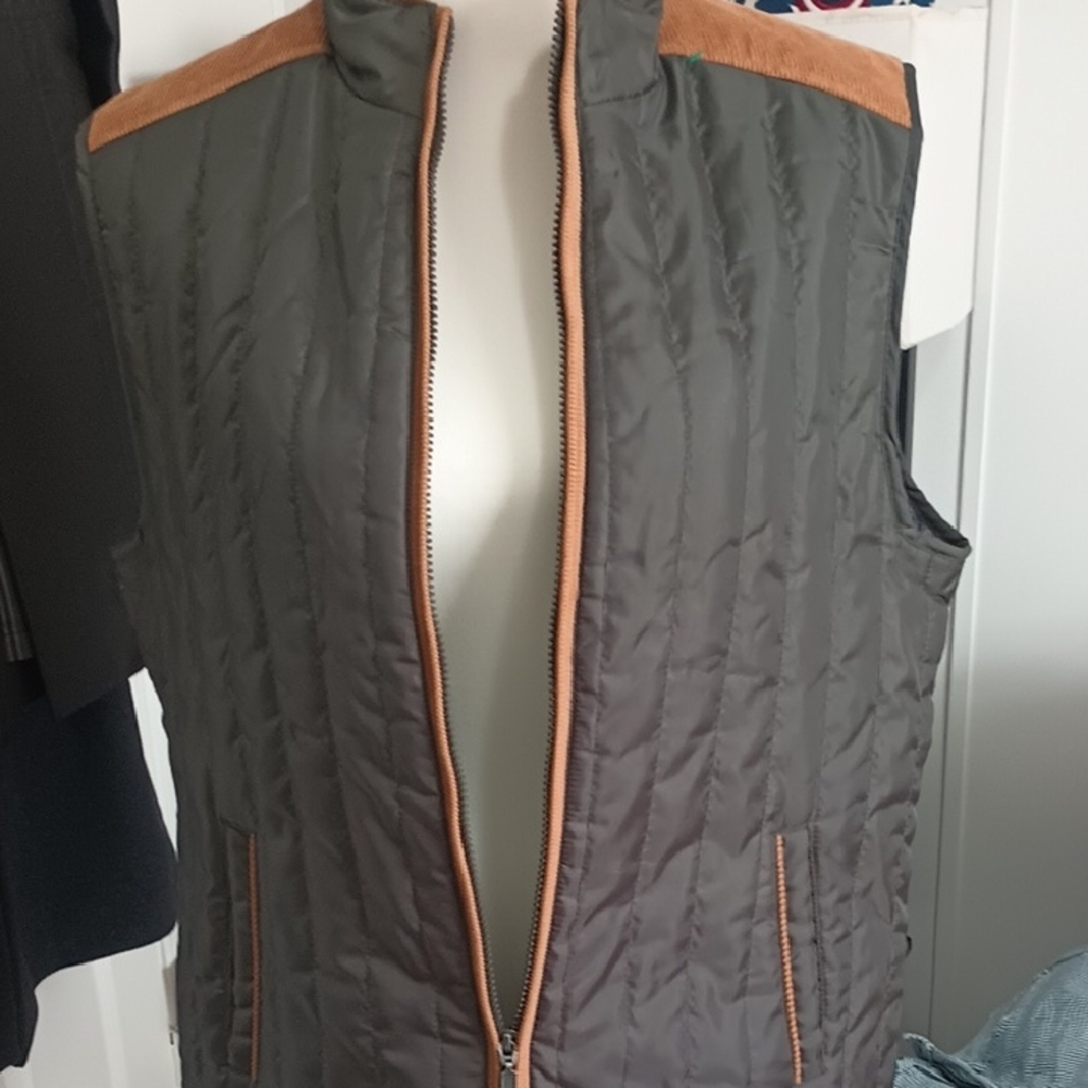 ALAN FLUSSER GREEN/TAN Quilted Lightweight Vest